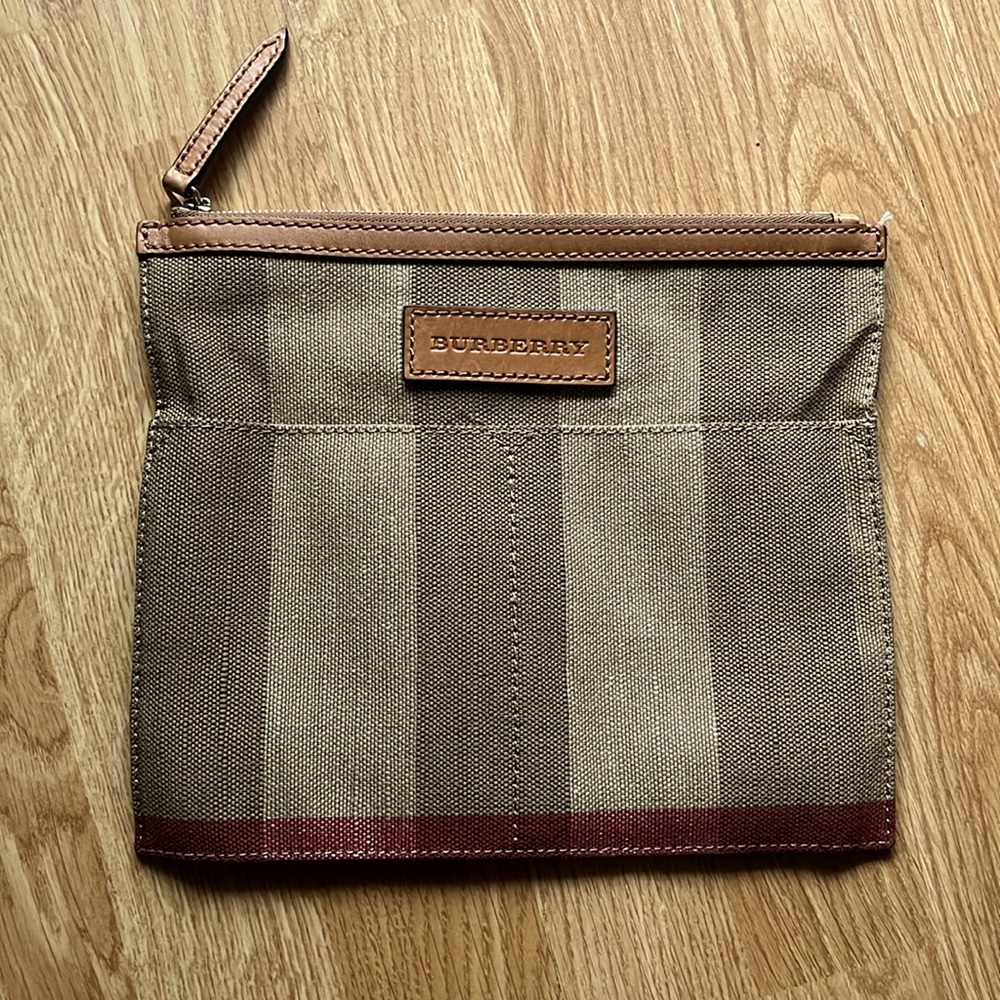 Burberry purse attachment